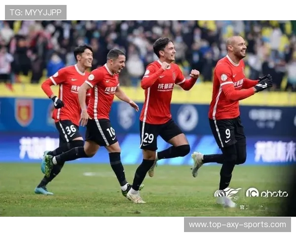 成都足球队防反战术解析：深度剖析其成功背后的秘密与策略